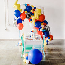 Load image into Gallery viewer, Superheroes Deluxe Garland To Go