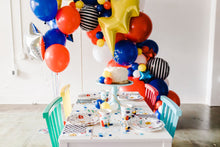 Load image into Gallery viewer, Superheroes Deluxe Garland To Go