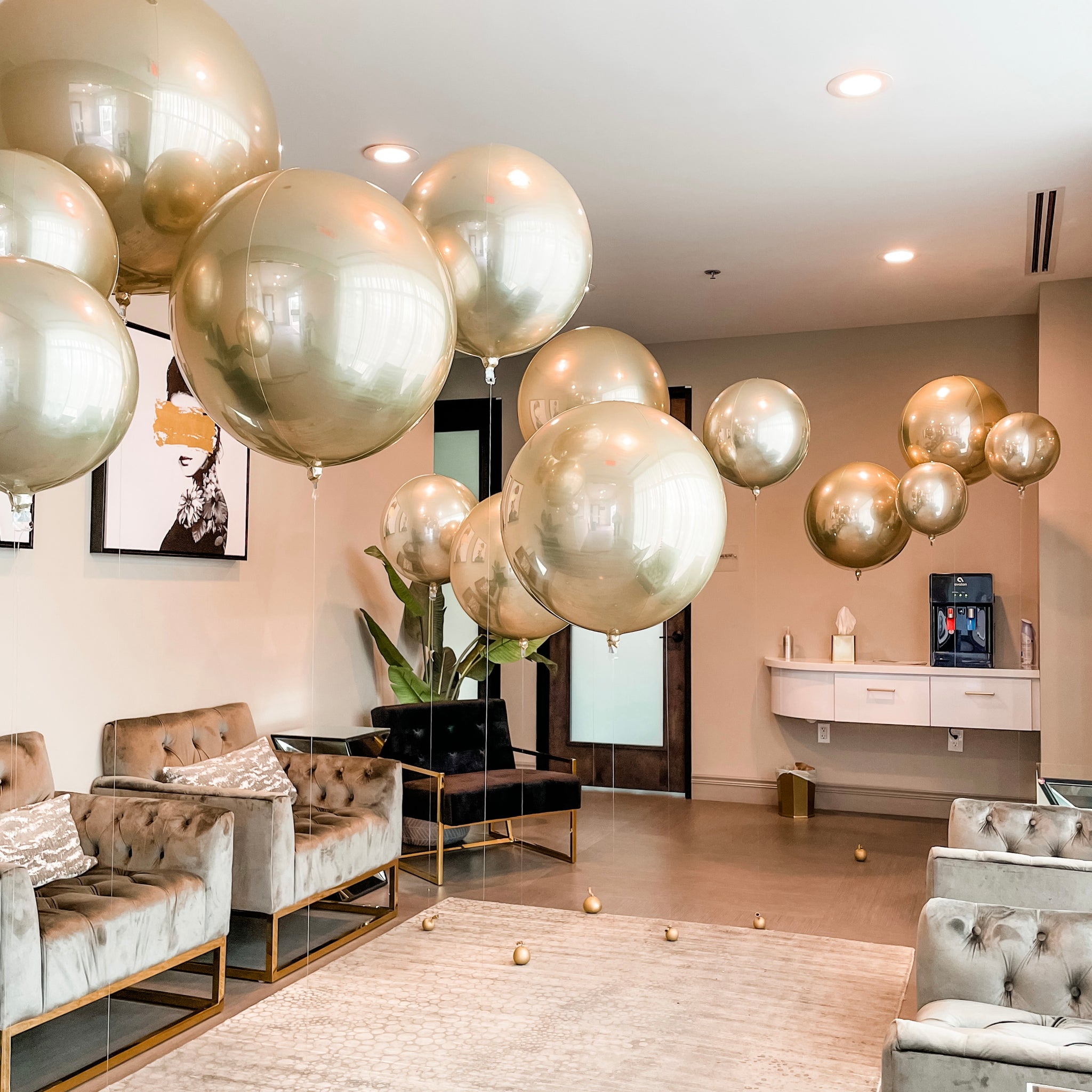 Holiday Balloons – Hip Hooray Co.